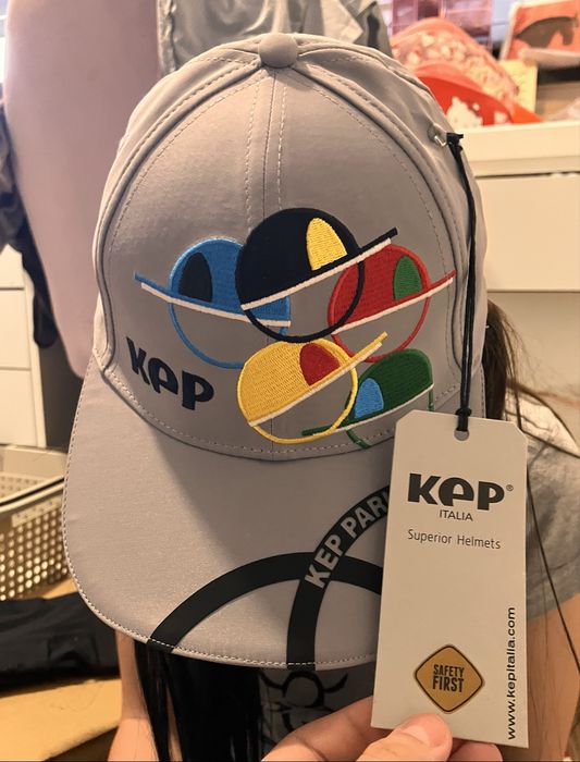 Czapka z dasxkiem KEP