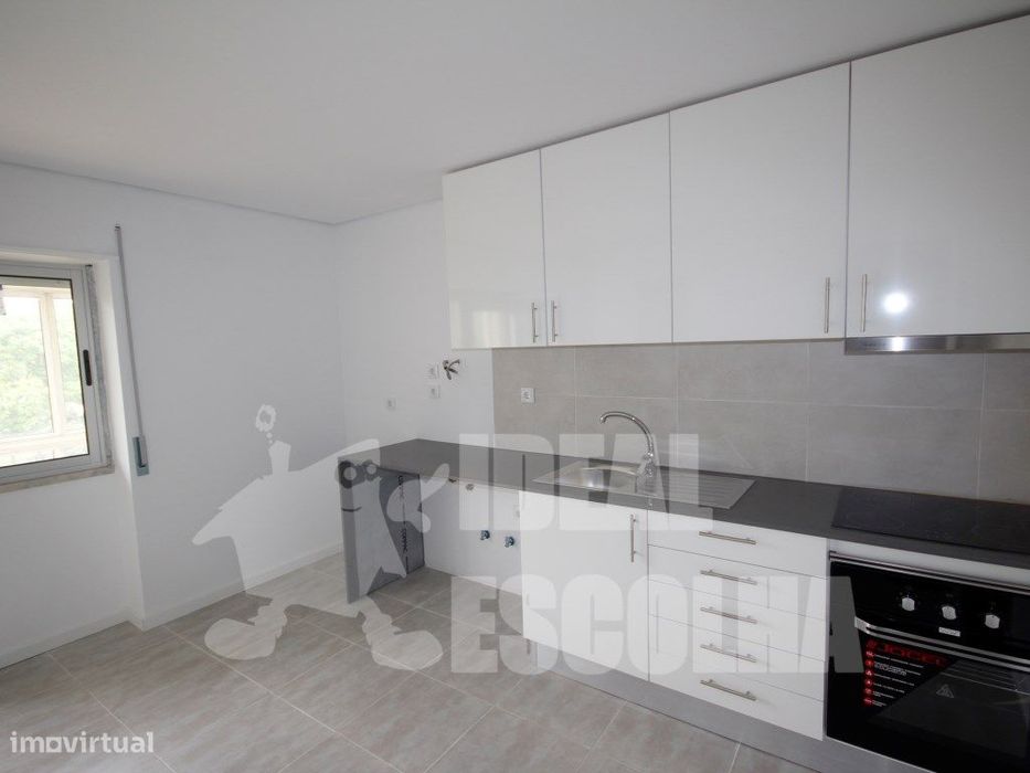 T2 Amora 295.000
Totalmente Remodelado — Amora, Setúbal