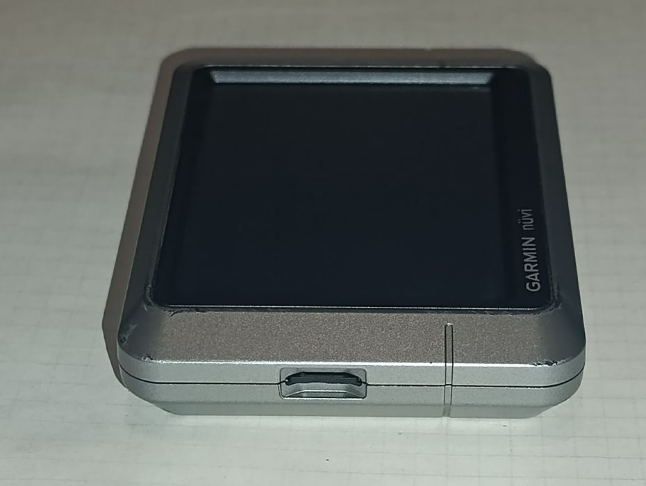 GPS-навигатор автомобильный "Garmin Nuvi 200".