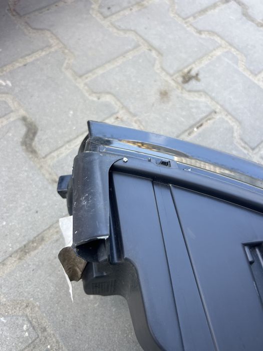 Lampa przednia lewa range rover sport