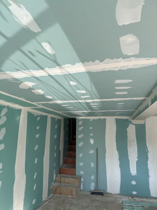 * Pintor experiente | Preços acessíveis | Orçamento grátis