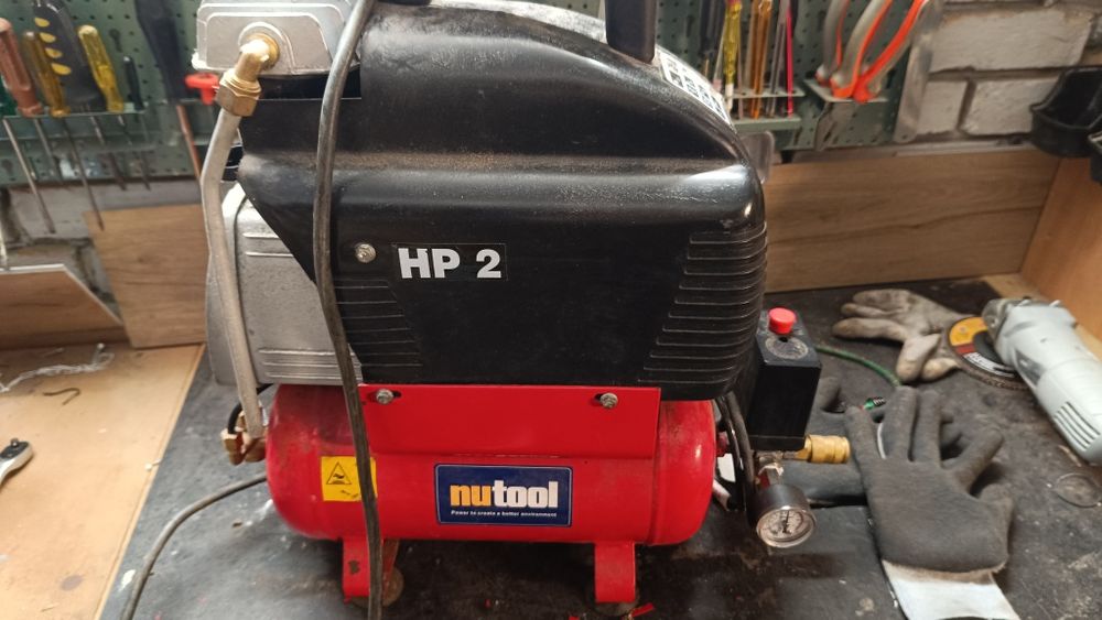 Maly kompresor 6L NuTool 8 bar