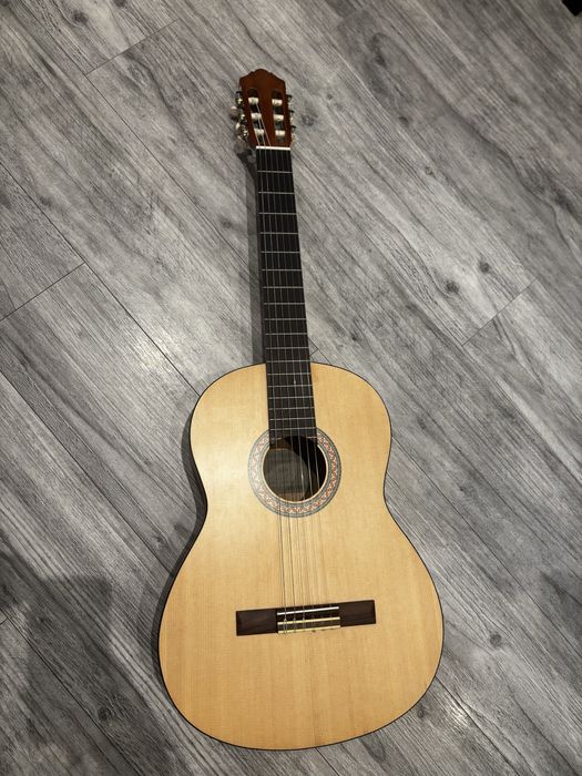 Sprzedam gitarę firmy Yamaha