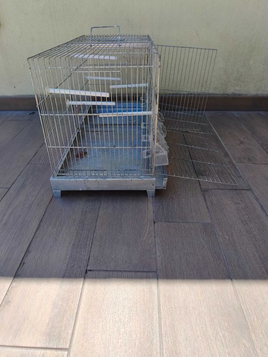 Gaiola dupla para aves – 4 portas + 2 portas ninhos + 6 comedouros