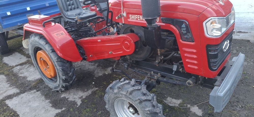 Shifeng SF 240 з навісним.