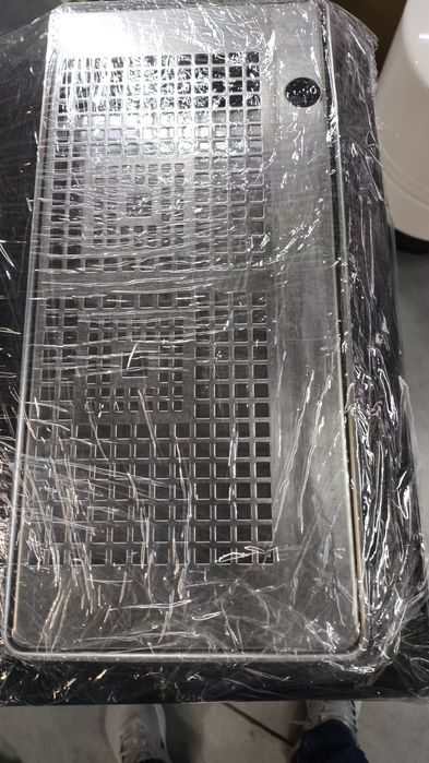 Fonte de Agua de Mesa. Agua natural, fria e agua c/ gás.