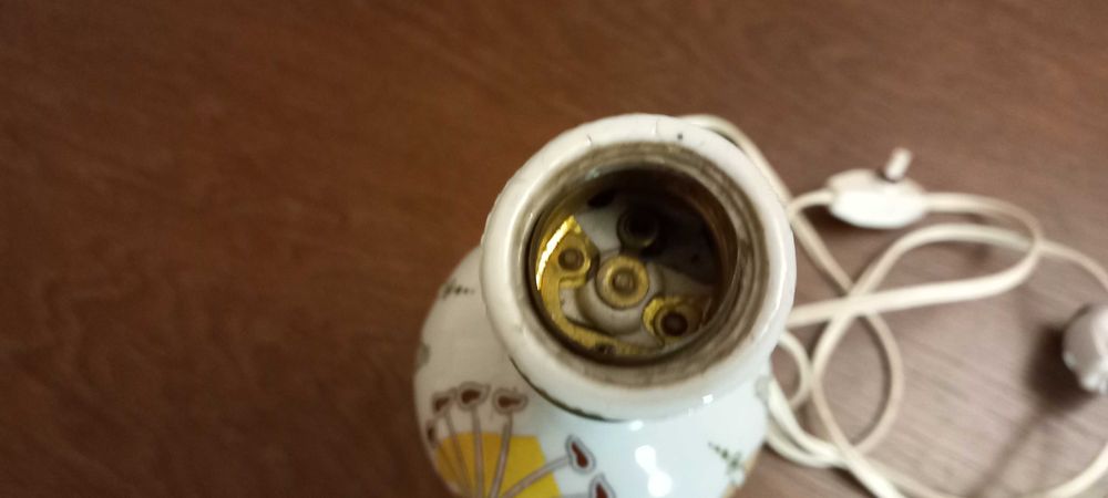 Stara ceramiczna lampa ręcznie wykonana lampa
