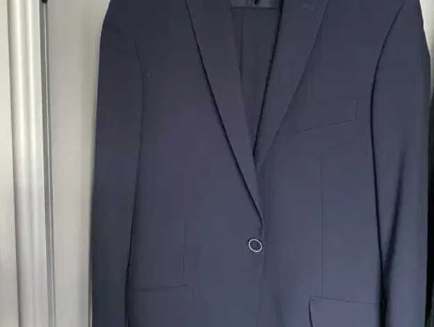 Garnitur ze spodniami firmy Vestito Granatowy