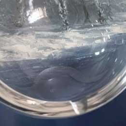 Cinzeiro em vidro com formato meia/lua #