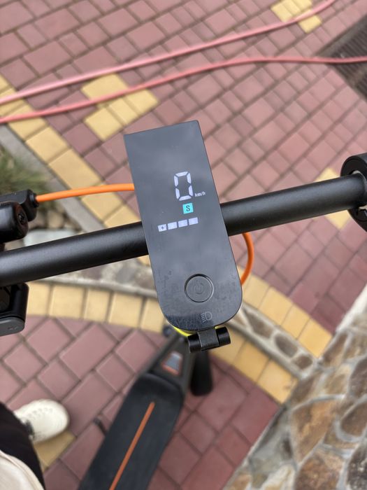 Продам електросамокат XIAOMI Electric Scooter 6 GL
