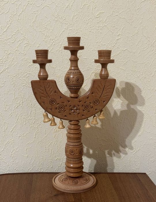 Дерев'яний канделябр на 3 свічки, різьблений підсвічник з дерева, 33 с
