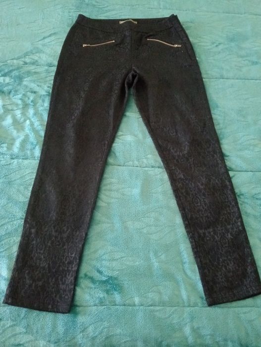 Calças pretas Sfera