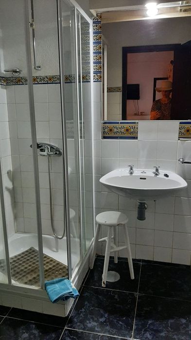 Alugo apartamento T0, Pedras del Rei