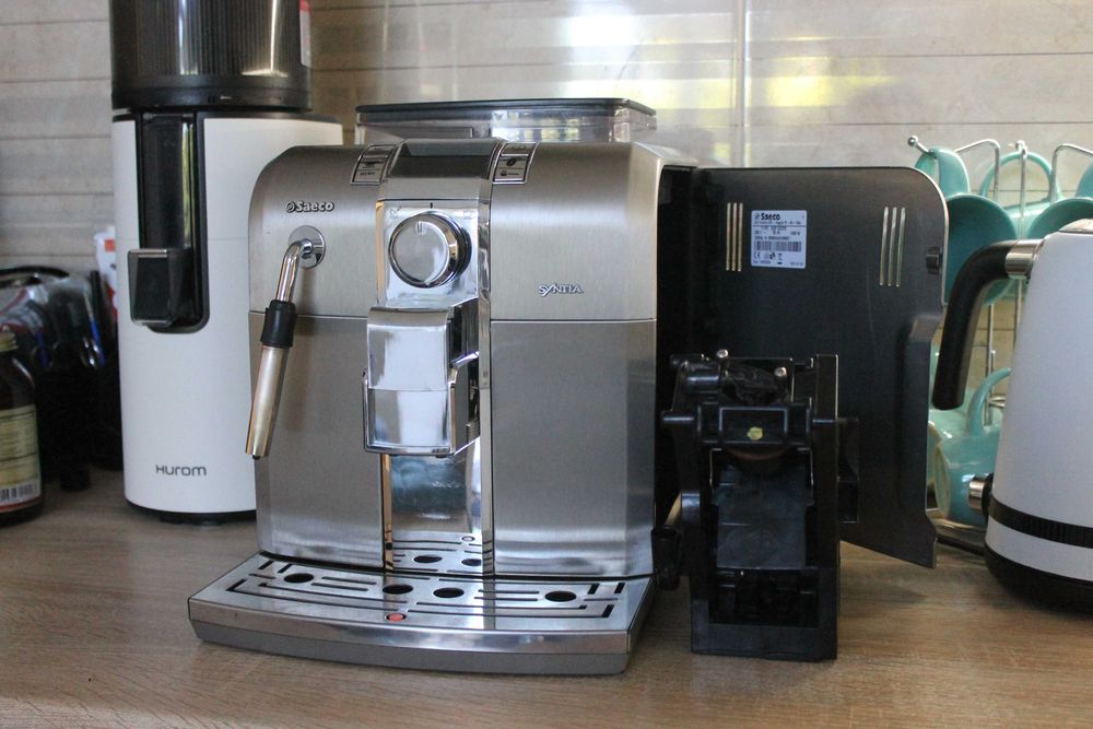 Кавомашина Saeco Syntia. Кофемашина Саеко. Кавомашина Саєко