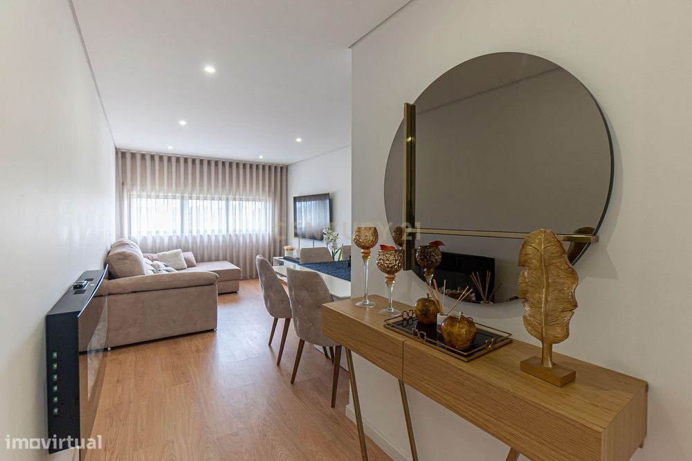 T2 Remodelado e  Mobilado em Perafita, Matosinhos com Vista Panorâmica