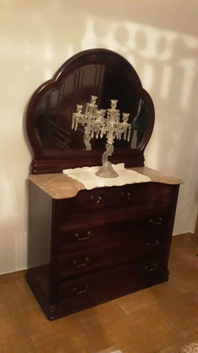 Quarto de casal completo em mogno maciço