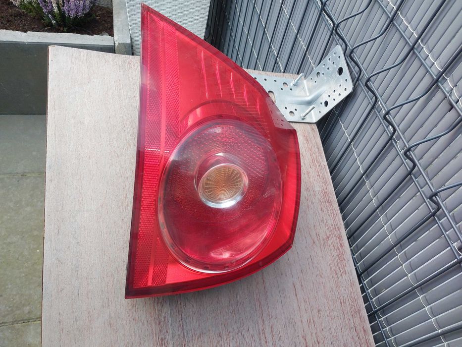 Lampa tył lewa Golf 5 hatchback.