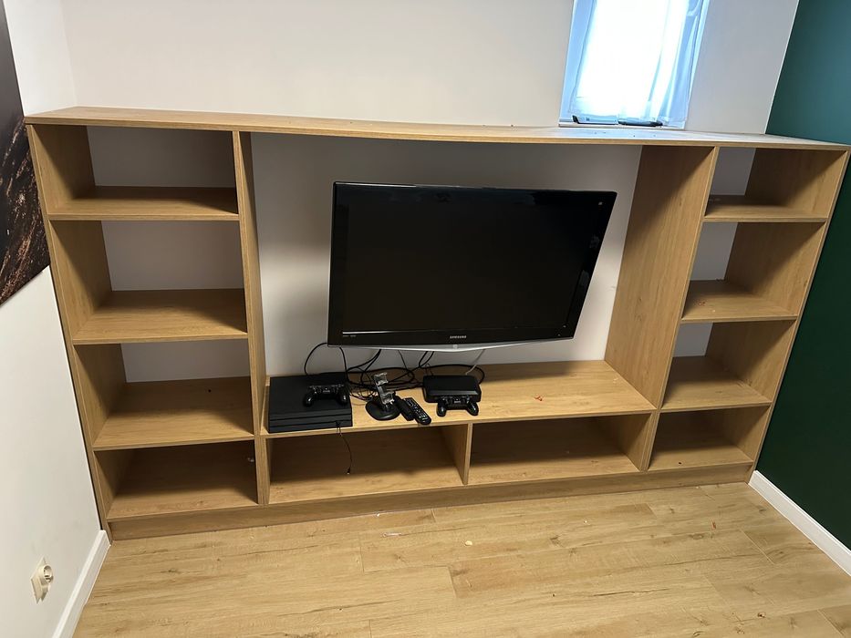 Regał w bardzo dobrym stanie