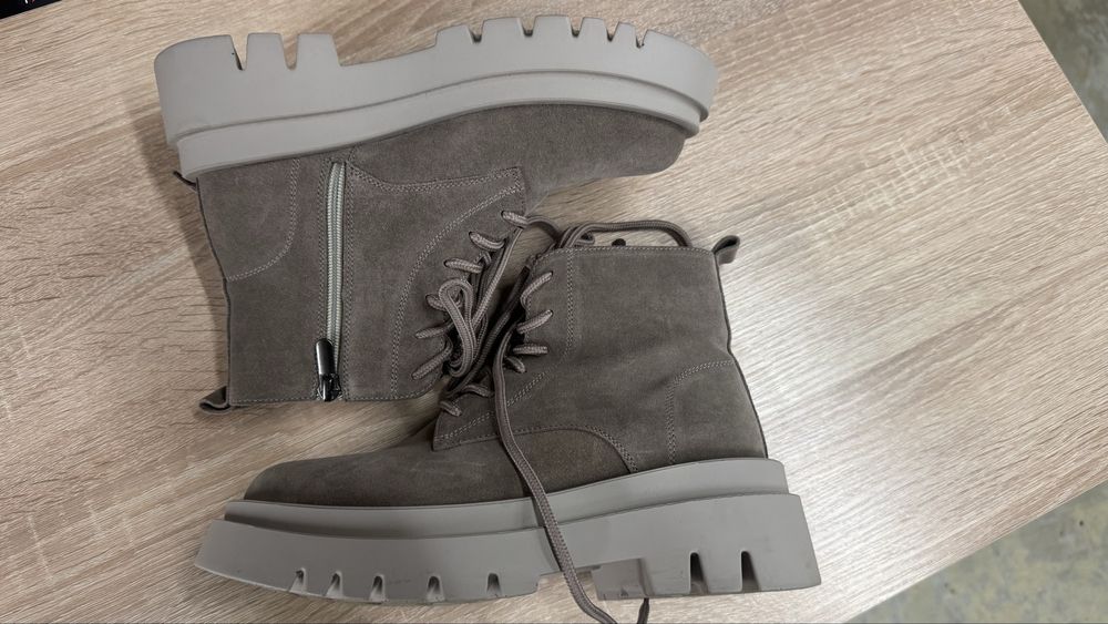 Теплі черевики замшеві 24.25-24.5 см