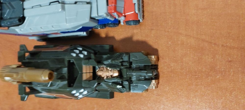 Transformers Bot Shots Launchers - Optimus i Megatron (z wyrzutniami)