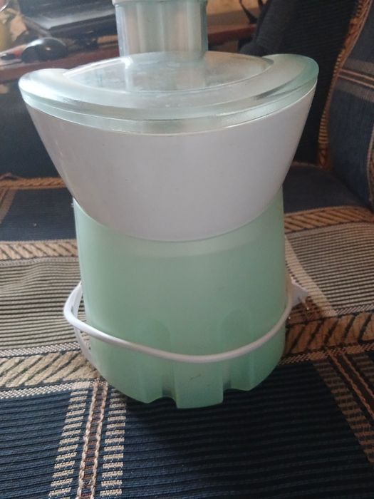 Продам соковыжималку Philips comfort  HR-1821