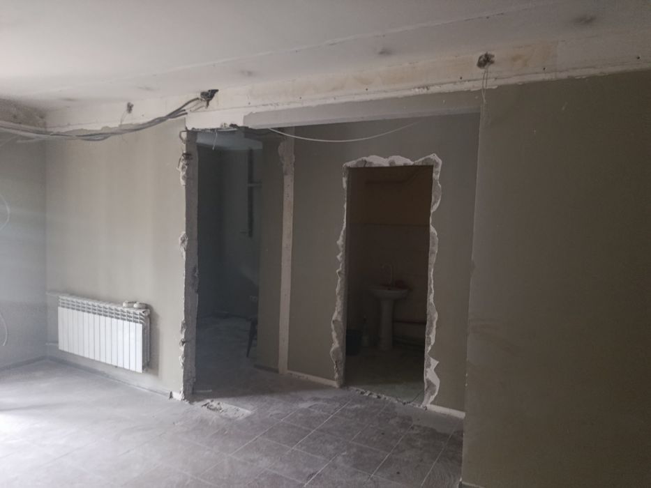 Демонтажні роботи кладка газоблоку цегли кирпича заливка полу монтажні