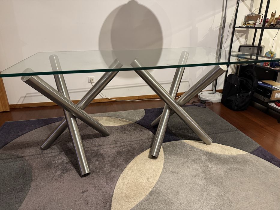 Mesa de jantar de vidro