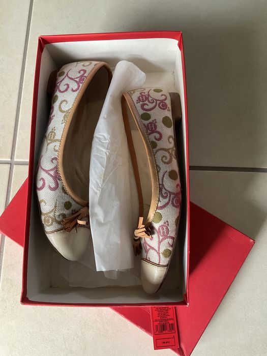 Carolina Herrera sabrinas