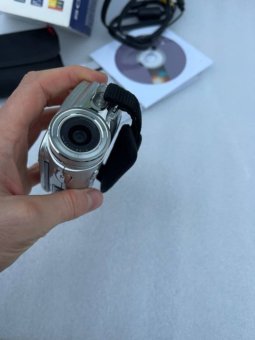 Відеокамера Sony HDR-CX100E