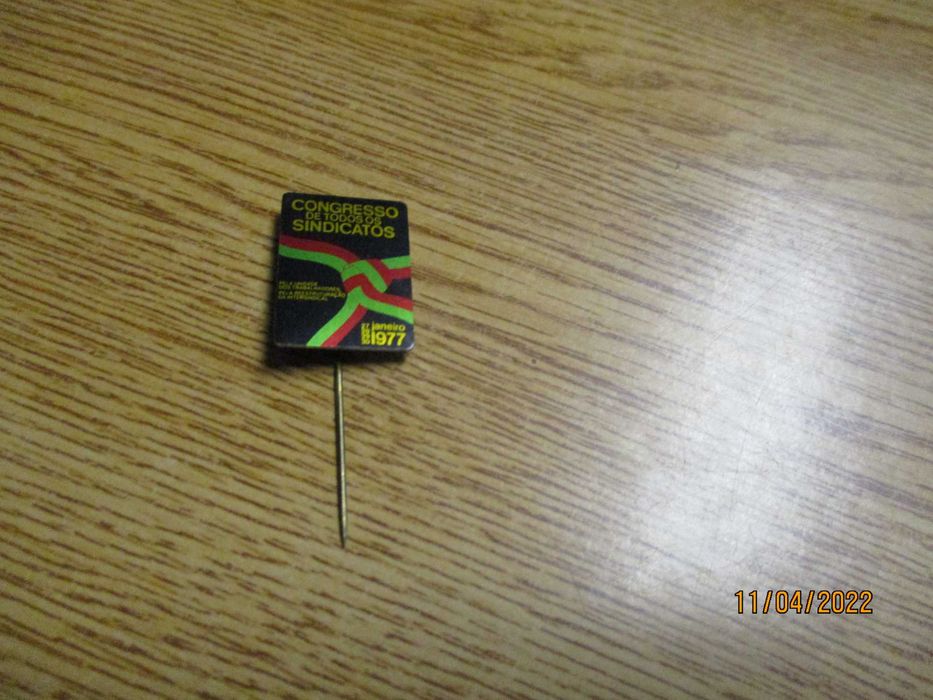 alfinetes de lapela antigos PS PCP CDS 25 Abril Festa do Avante
