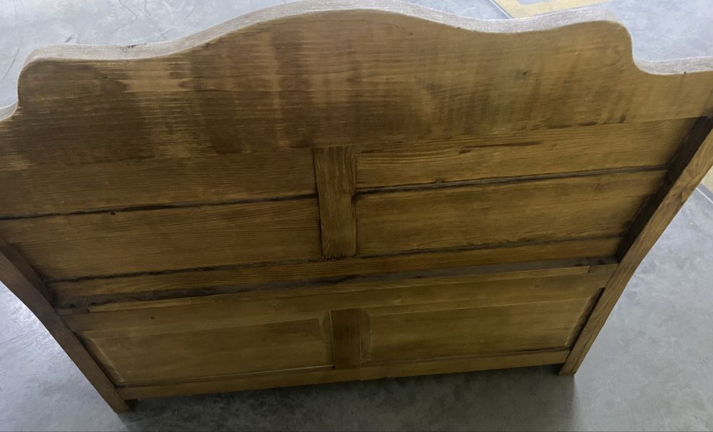 Arca bau antigo com arrumacao