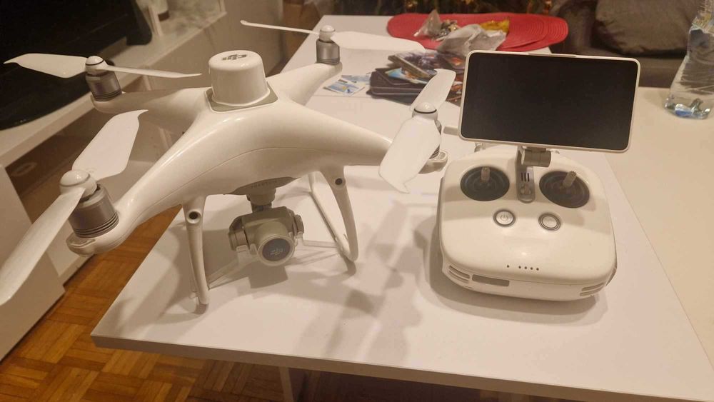Dron DJI Phantom 4 PRO RTK + 3 baterie
