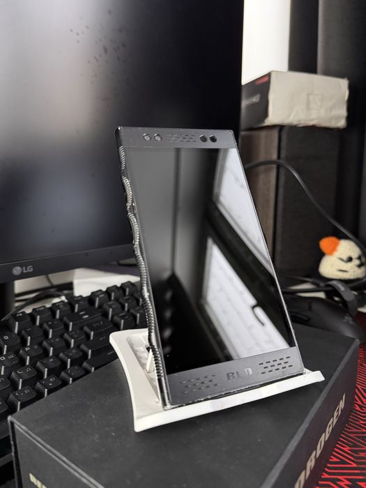 Рідкісний Red Hydrogen One, 128gb