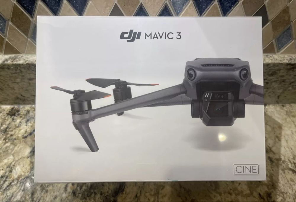 Дрон DJI Mavic 3