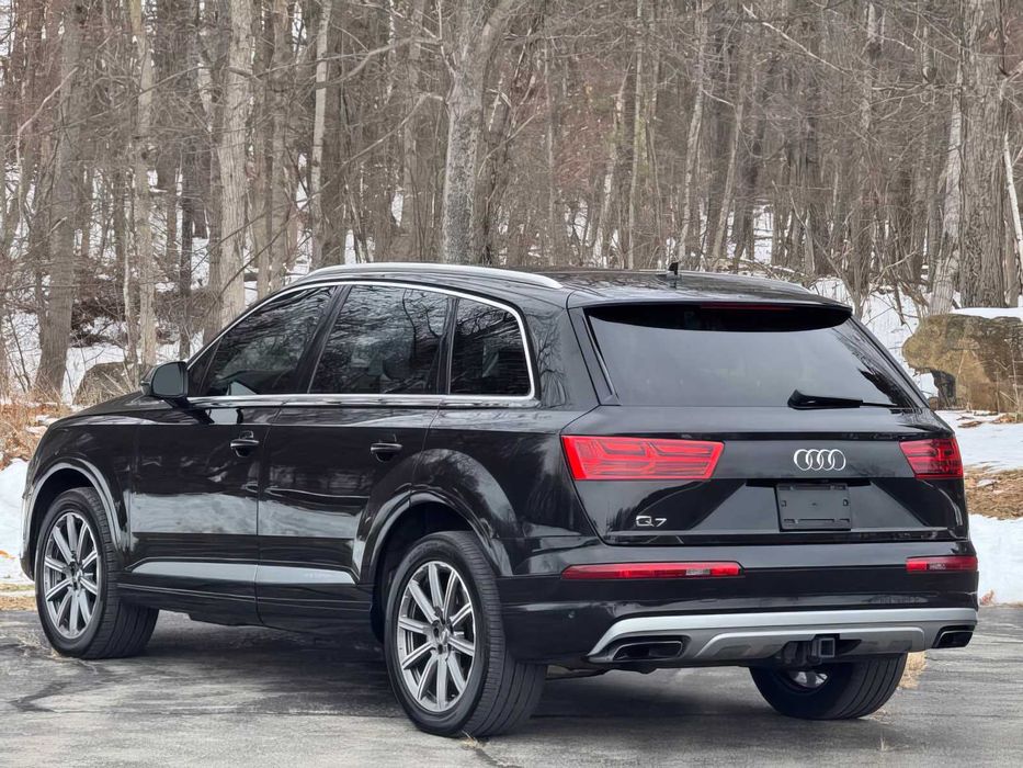 Audi Q7      2019