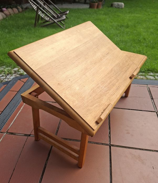 Stolik pod laptopa