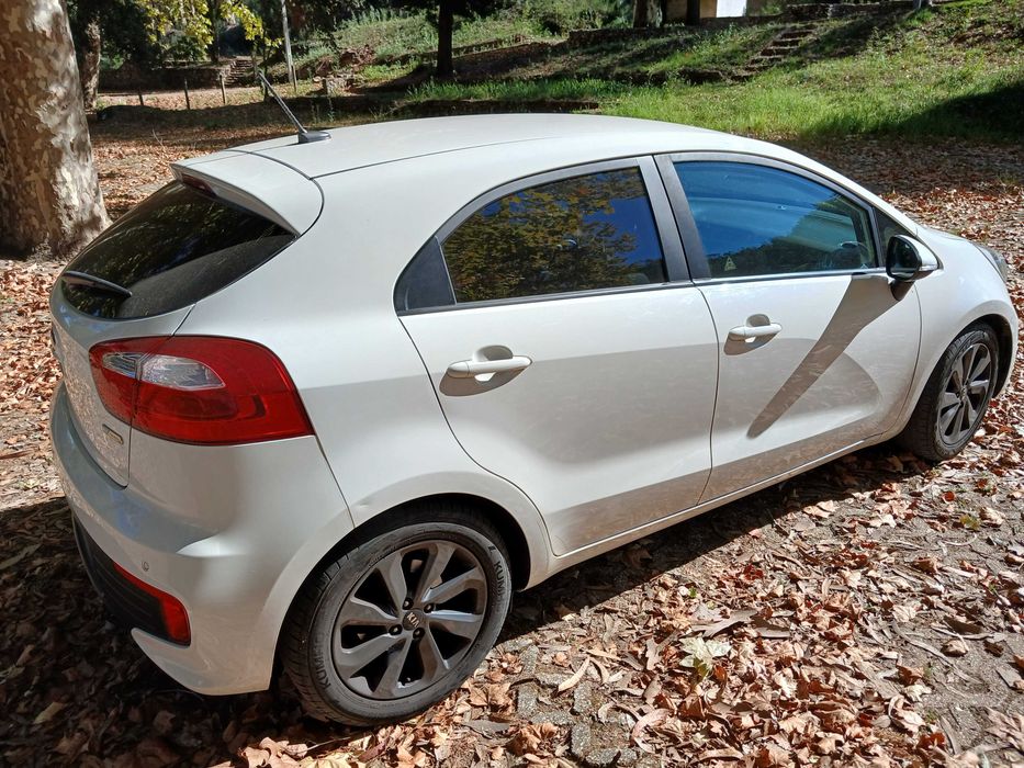Kia Rio 1.2 Gasolina 5 lugares — photo 3