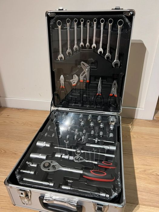 Mala alumínio com 186 peças