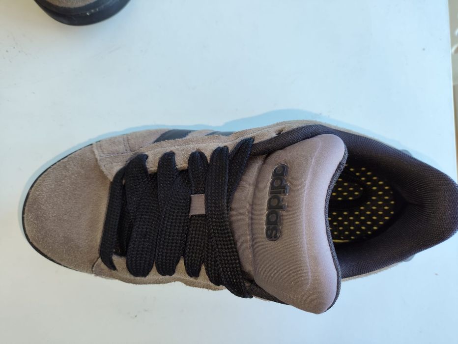 Ténis originais  marca Adidas