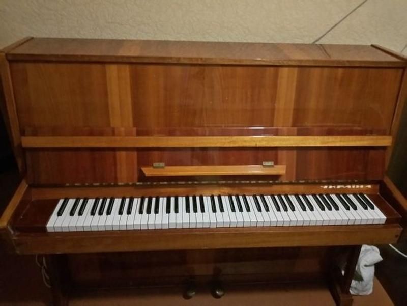 Пианино, фортепиано Украина