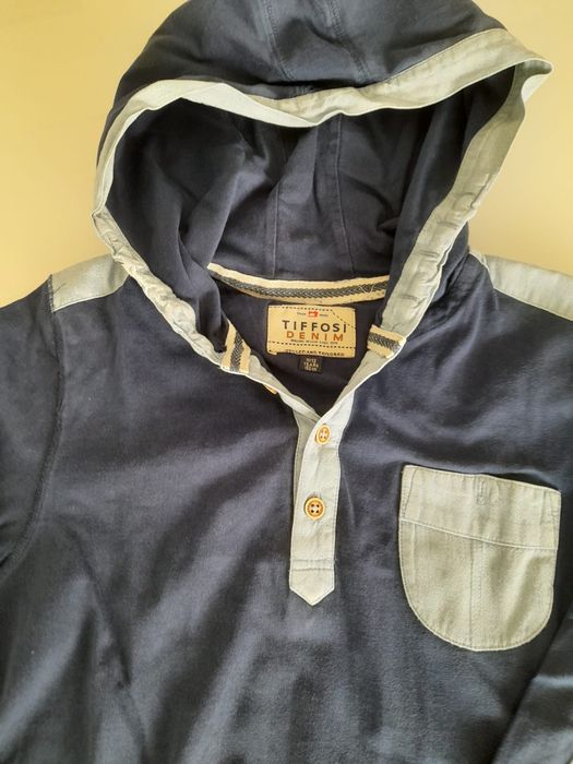 Sweatshirt vintage azul com carapuço rapaz tiffosi 11/12