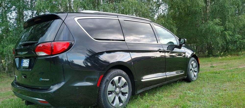 Chrysler Pacyfika Limited Hybryda