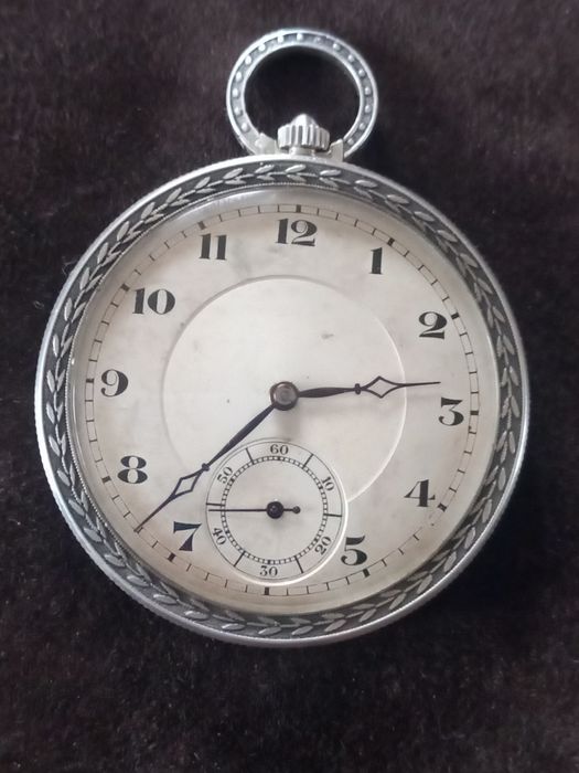 Art  Deco - srebrny,kieszonkowy zegarek  Huguenin Freres z lat  20 XX