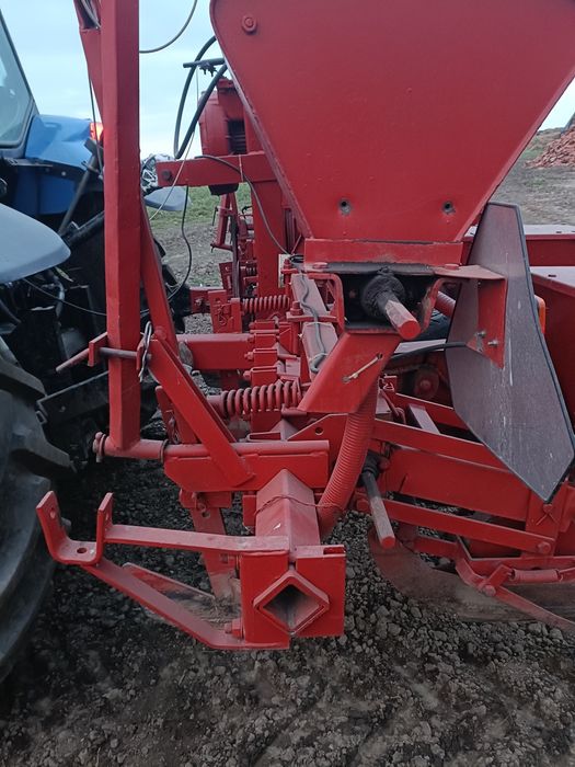 Siewnik do kukurydzy Becker 4 rzędowy