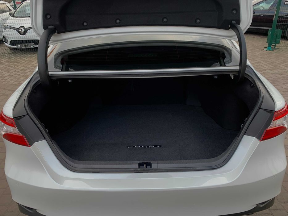 Toyota Camry 2019