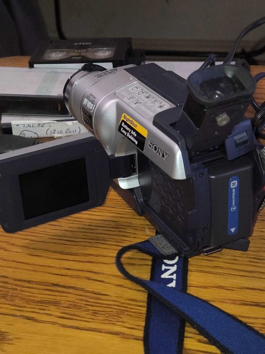 видеокамера камера SONY TRV218E