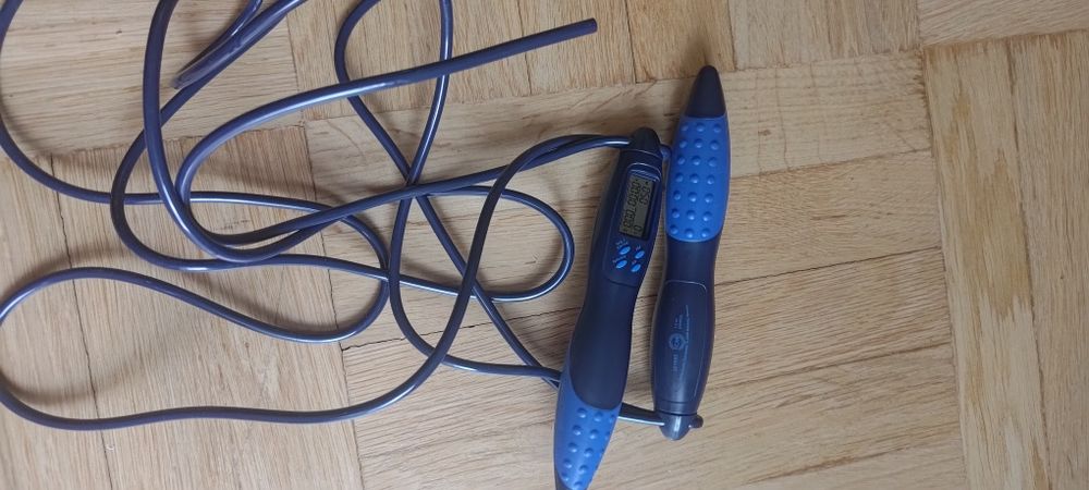 Skakanka z pomiarem elektronicznym Tchibo