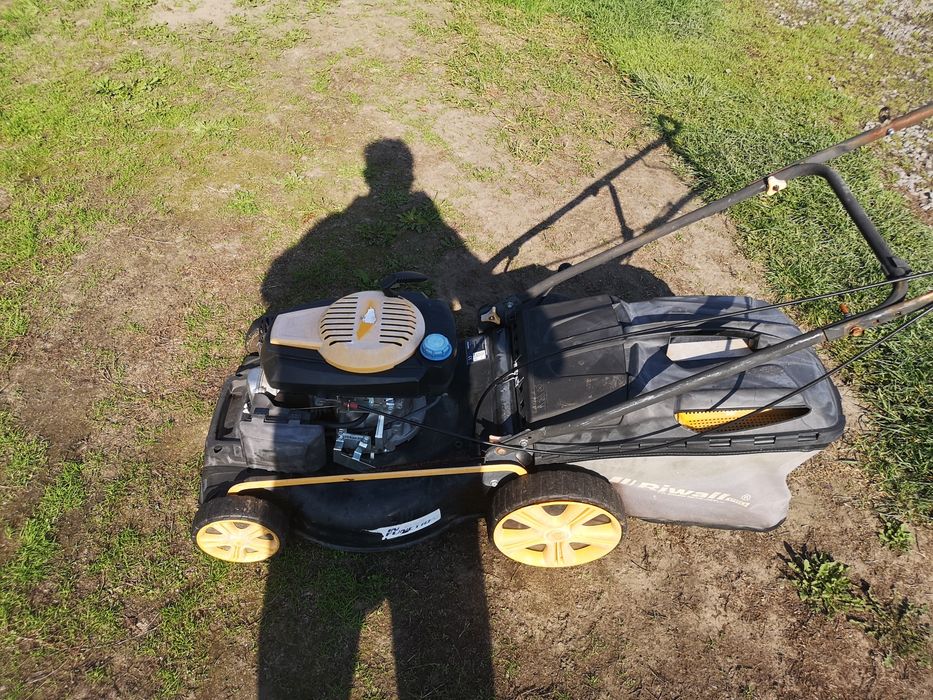 KOSIARKA Spalinowa z koszem szerokość 51cm RIWALL  5190