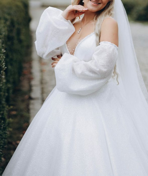 Пишна весільна сукня  s/m