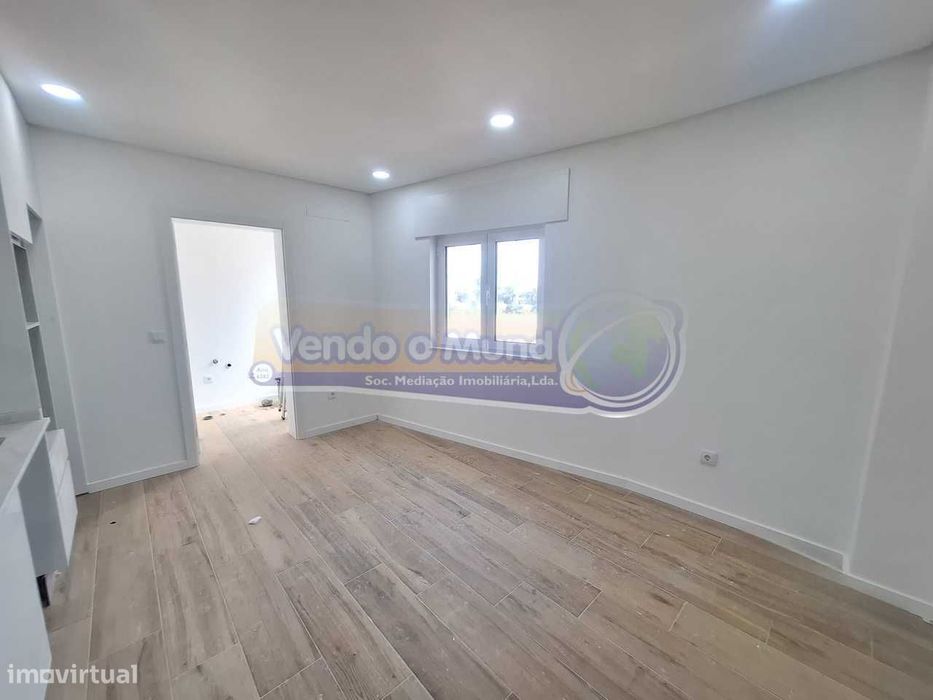 Apartamento T3 em Coruche (CRCH181)